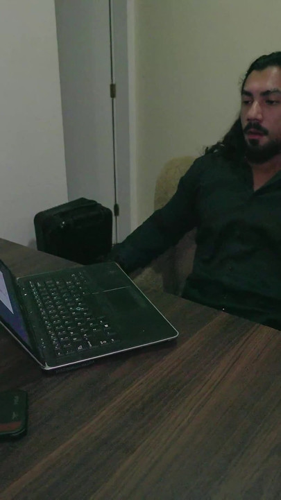 Office Fetiş: Minik Küçük Göğüslü Esmer, Patrondan ağır Seks Alıyor