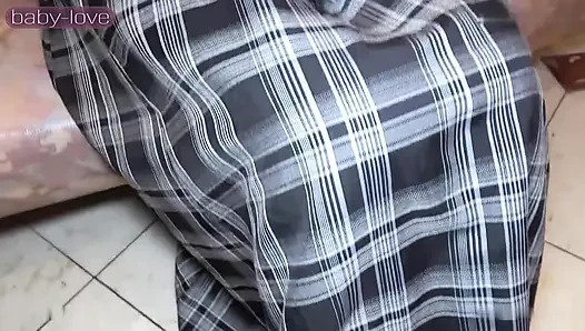Si cantik langsing pemalu: kaki dan pinggul aduhai ini dientot habis-habisan sampai dicrot di dalam