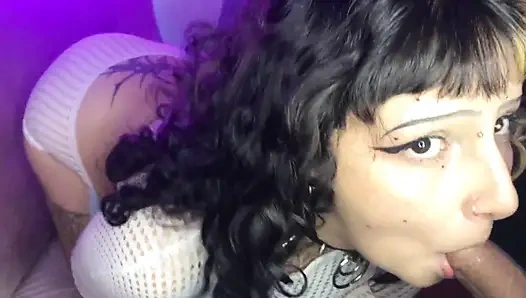 Verdammte Stiefschwester steht den ganzen Tag auf, um sich zu ficken