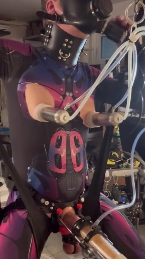 Automatic Milking the Fag Slut Whore Slave Bitch Milking Machine Cum Extraktion | Clip 2