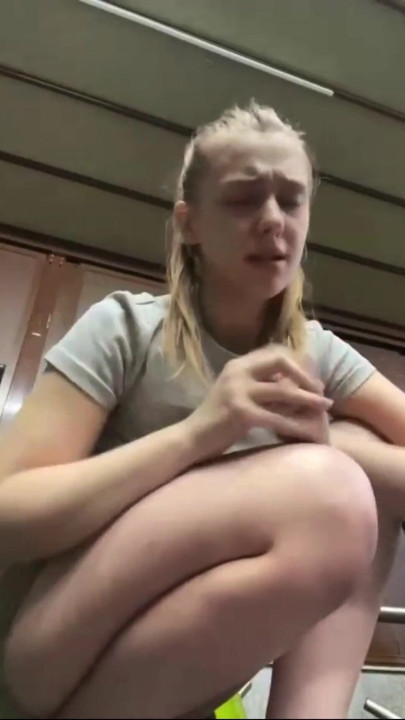 Futai extrem și ejaculare în sala de sport | Clipul 1