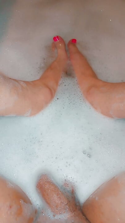 Slut has beautiful feet