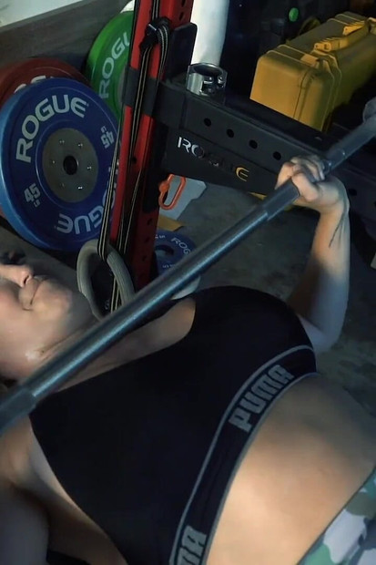 La rutina de entrenamiento sudorosa de Ryan Keely