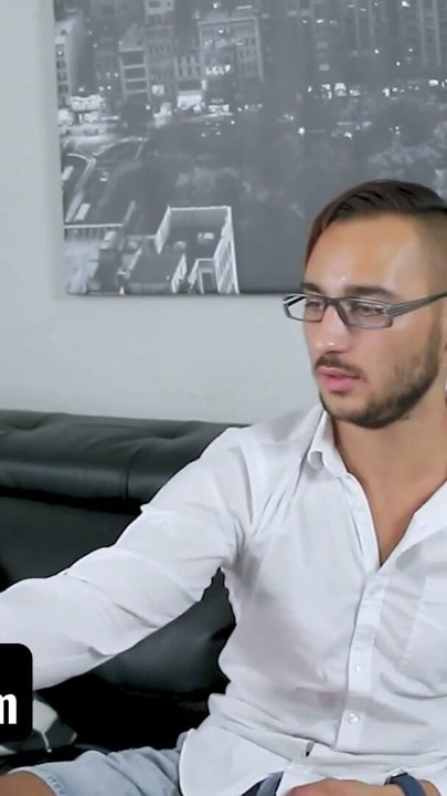 Total Nerd Prefers Video Games Instead Of Watching His Step-Sister Hot Naked Body - SisLovesMe | Clip 1