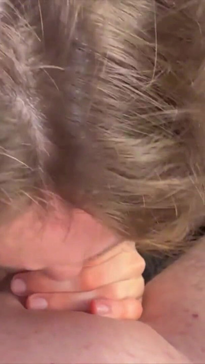 Home video of a real couple: passionate kisses, and massive cumshot in the mouth | Clip 1