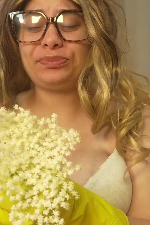 I'm Allergic to Flowers, so I Sneeze a Lot, but It Just Won't Go Away. I Try a Few Tricks to Make It Go Away, Like Holding