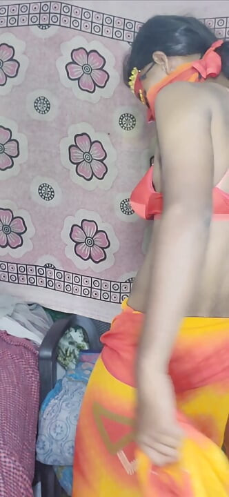 village Hot girl' first time Saree