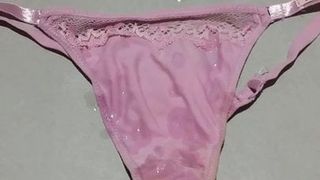 Sperma-Ladung auf rosa Zunge