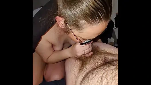 Tante seksi dengan memek sempit lagi asik nyepong dan ngentot kontol besar