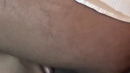 Aku memeriksa mesin seksi saudari iparku dan mendinginkannya.