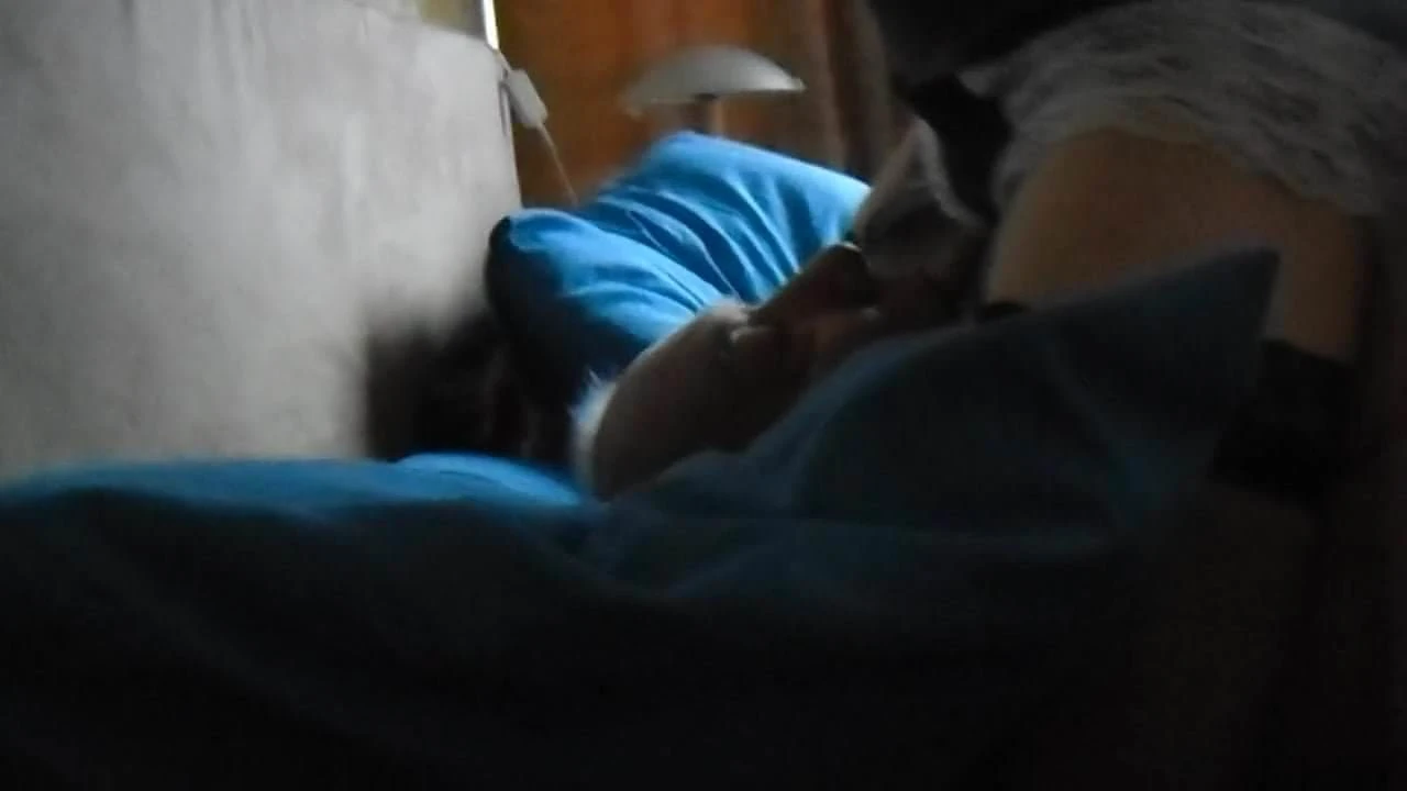 Moi face à baiser mon esclave