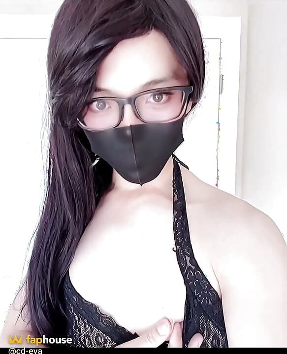 কালো এবং চকচকে স্টকিংস