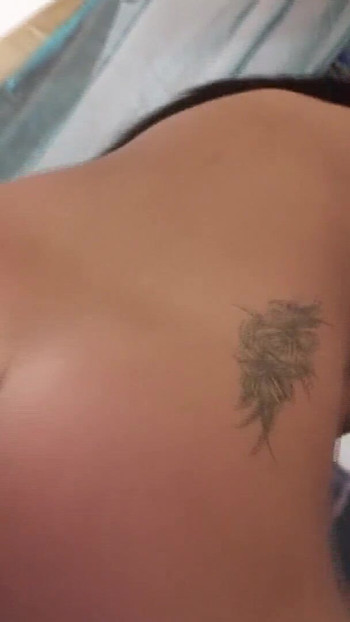 Nezaobilazan trenutak iz "Euro Sluts #1 POV JUST CUM WITH ME"