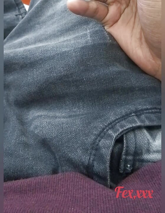 私は18+歳のスティ・メエが好きで、とても魅力的でセクシーな女性です