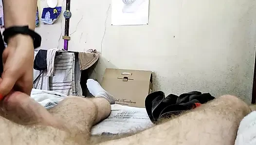 Страстная приверженность мужскому хую .!. Классная русская шлюшка-жена делает минет мастер-класс для застенчивой, неопытной девушки!.))