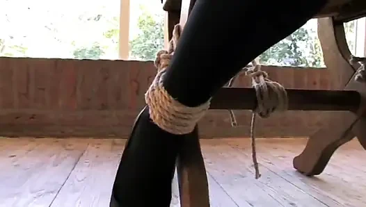 Увязали на стуле