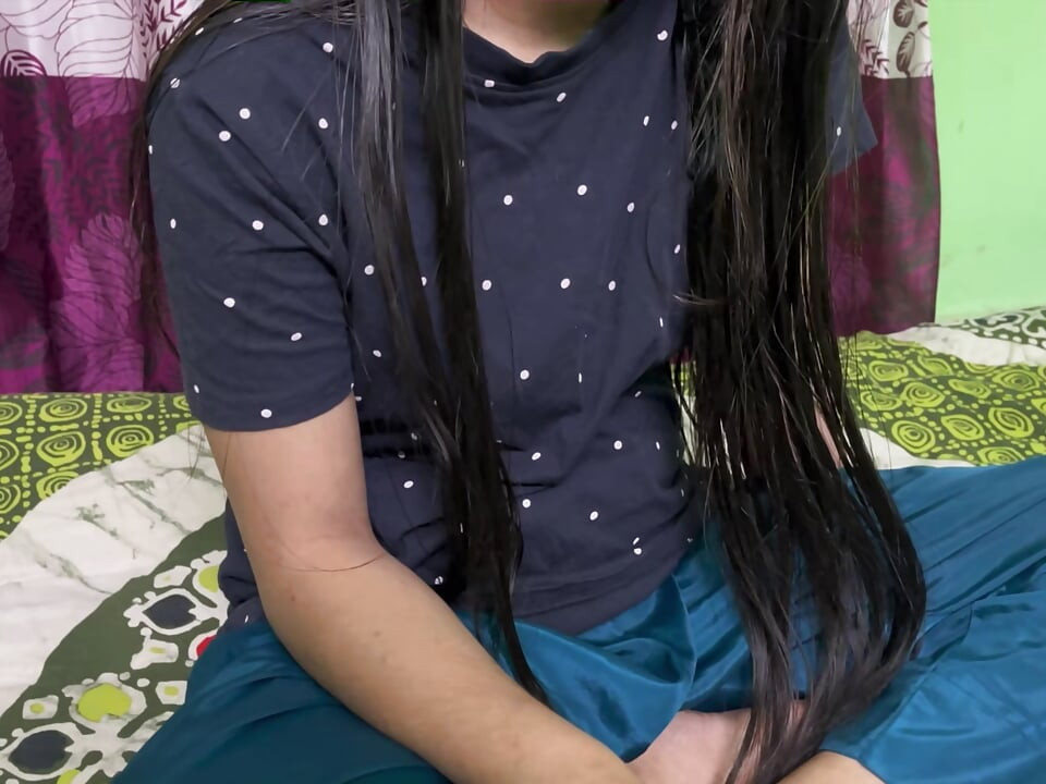 Bhabhi change her dress when i see her