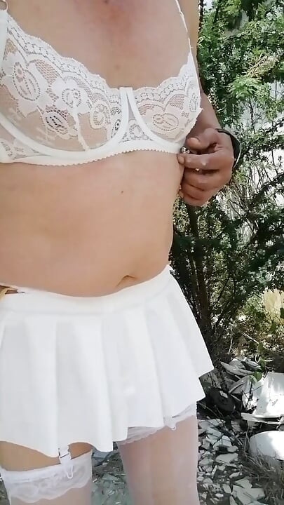 En El Monte Vestida De Mini