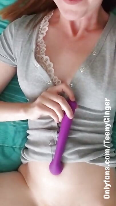 Yeni g noktası vibratörümü deniyorum