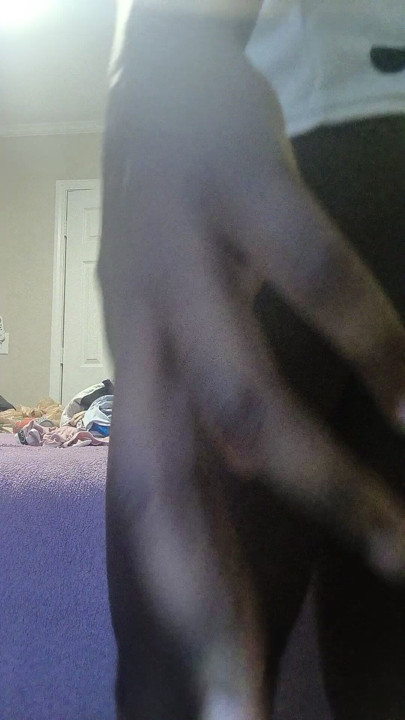 Femboy does a 360 and claps thick Bubble Butt