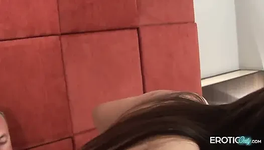 Memek berbulu cewek imut asia dientot habis-habisan