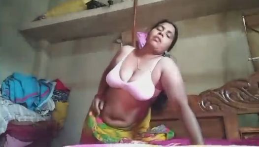 Desi wife hot fingering video full sexy