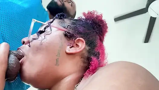 Parodi Craig dan Carla Jumat Depan