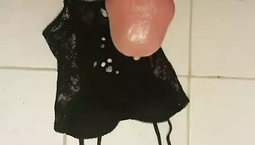 Aufs Korsett meiner Frau gespritzt
