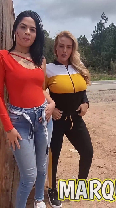 Motelde üçlü sikişiyor. Amcığın içine boşal