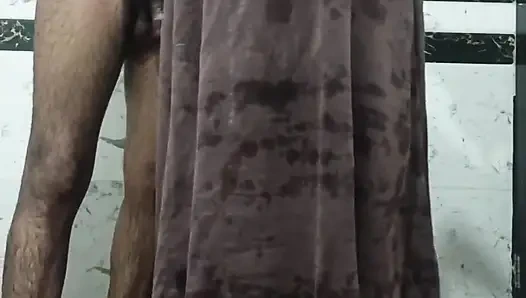 Priya si kakak ipar india lagi pamer pantat bahenolnya