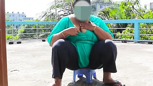 Chote devar ji ne apne hot bhabhi ko chod dala