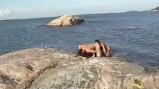 Пареньки на пляже, минет 69, анальный секс, дрочка со спермой на лицо