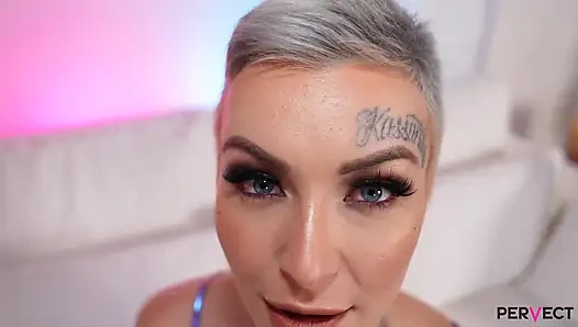 Tabitha Poison bekommt ein Interracial in arsch und muschi, gefolgt von einer riesigen gesichtsbesamung!