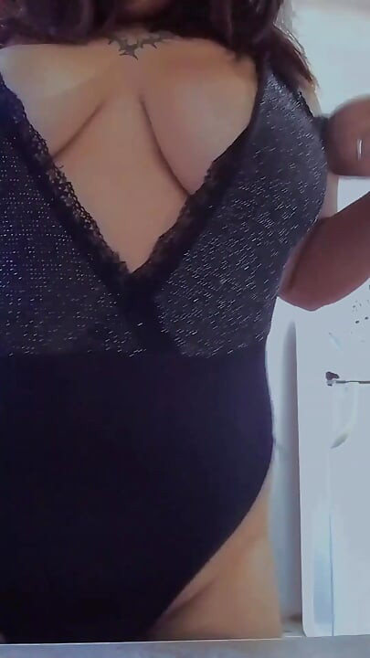 กระหรี่อาร์เจนตินาส่งวิดีโอสัมผัสตัวเองและเด้งตูดยักษ์ของเธอ