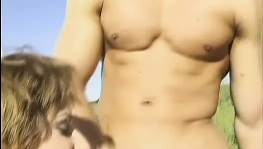 Serbest Bir Orospu İçin Açık Havada Çift Penetrasyon