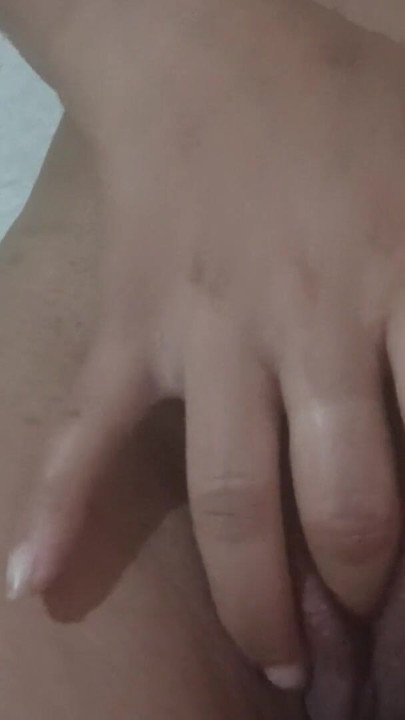 Smalland lonelyshe had an orgasm due to frction and ejaculated on the bed First time | Clip 2