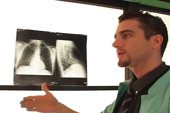 Ela é uma enfermeira francesa que deixa pacientes het anal panatrate ela