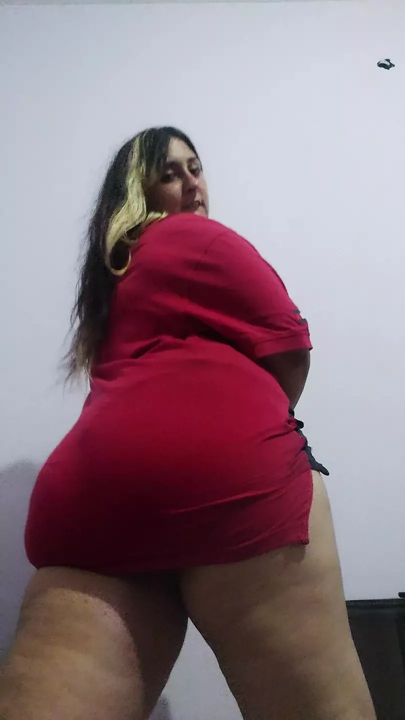 Bbw mặc áo của người yêu cũ làm đĩ trên mạng