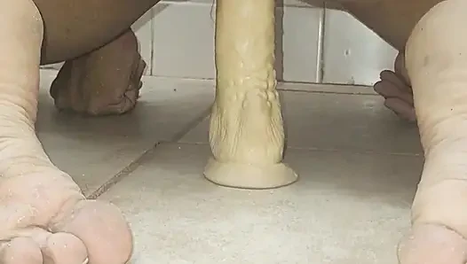 Eşcinsel motelde biniyor