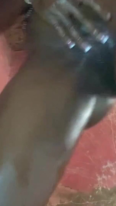 Gorąca murzynka babe browngurl234 pokazuje umiejętności tańca POV Front View | Klip 1