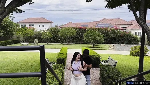 Lindsay lee si cewek semok pecinta sperma nggak pernah buang-buang waktu