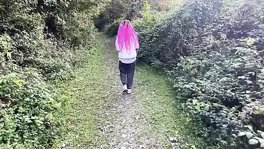 Ich Traf Perverses Devotes Mädchen Im Freien Und Bestrafte Ihre Muschi