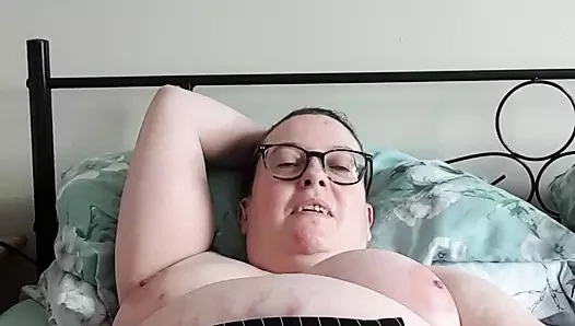 Secretaries porn video – Naughty Secretary playing with pussy