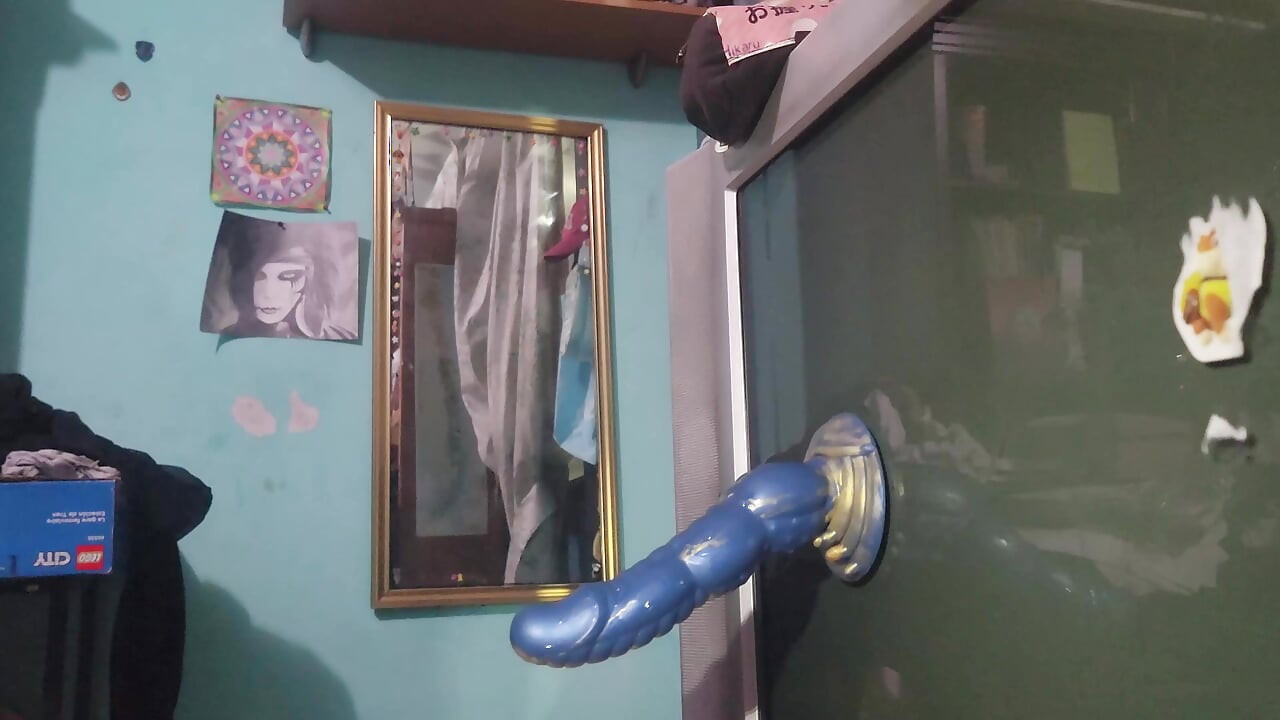 MILFpušenje trans kurca s velikim sisama