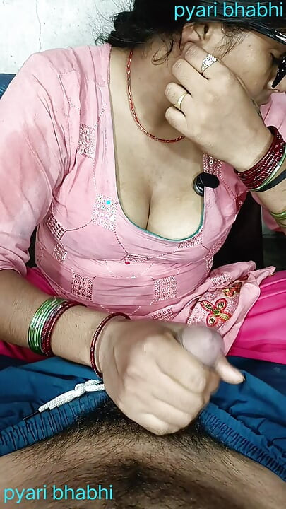 Water came out of the hand of brother-in-law's penis, desi sexy video, sexy video, sex video.