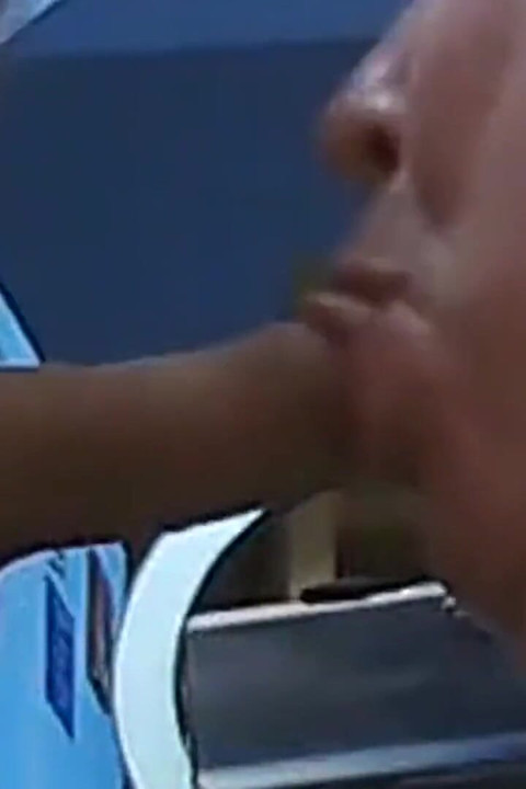 Ejaculação bem na boca depois de um boquete