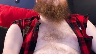 Έχοντας μια καλή συνεδρία χαϊδεύοντας τον κόκορα