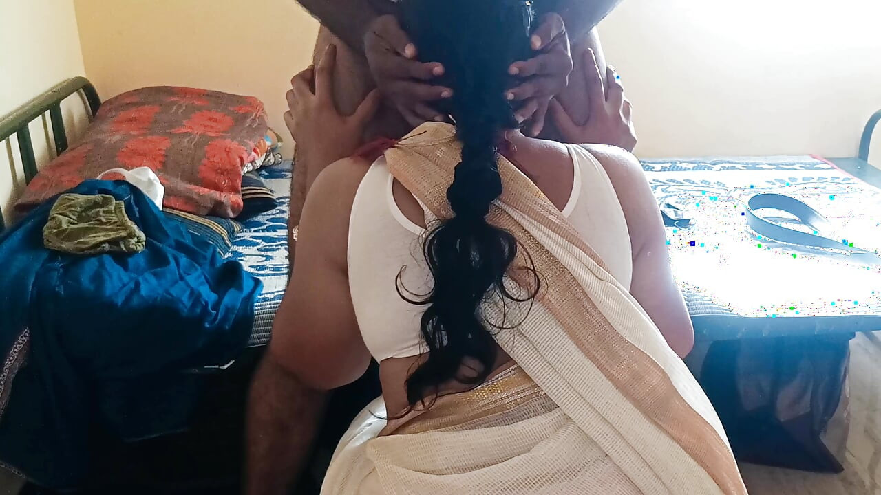 Cheating mallu aunty hot romance fucking hot viral video