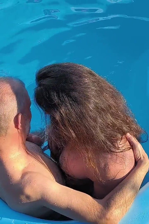I Caught It in the Act My Stepfather Making Out with His Friend in the Pool