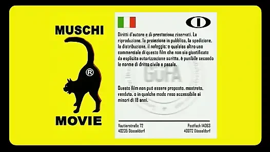 Olgun Iri Güzel Kadın 40'ın Üzerinde Vahşi Kanepede